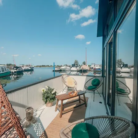 Couette-café Retreatboat Ibiza *