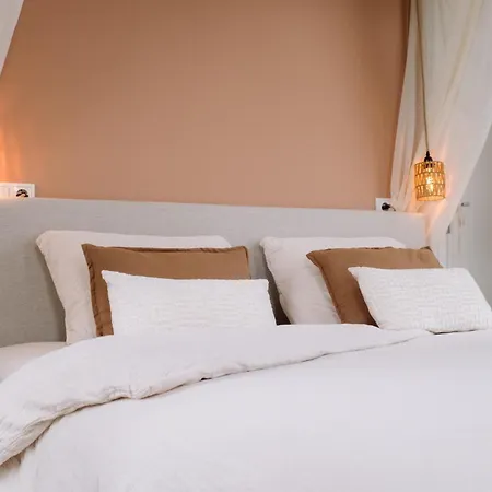Couette-café Retreatboat Ibiza Lith